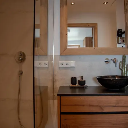 Adlerhorst 1 Zell Am With Private Sauna * 滨湖采尔